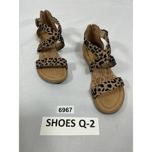 Girls Excellent Condition Blowfish Zhaooing Animal Print Strappy Sandals Size 4
